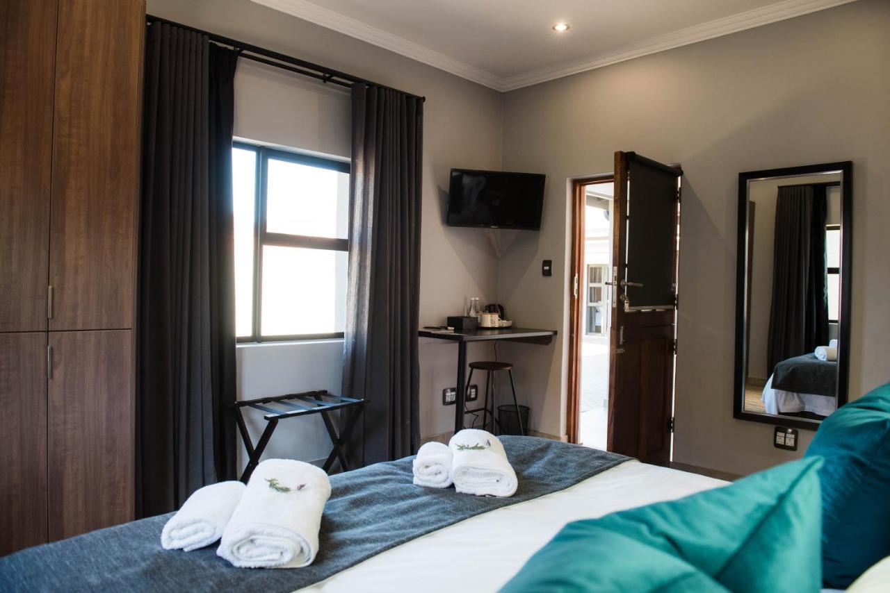 @Greys Guesthouse Блумфонтейн Экстерьер фото